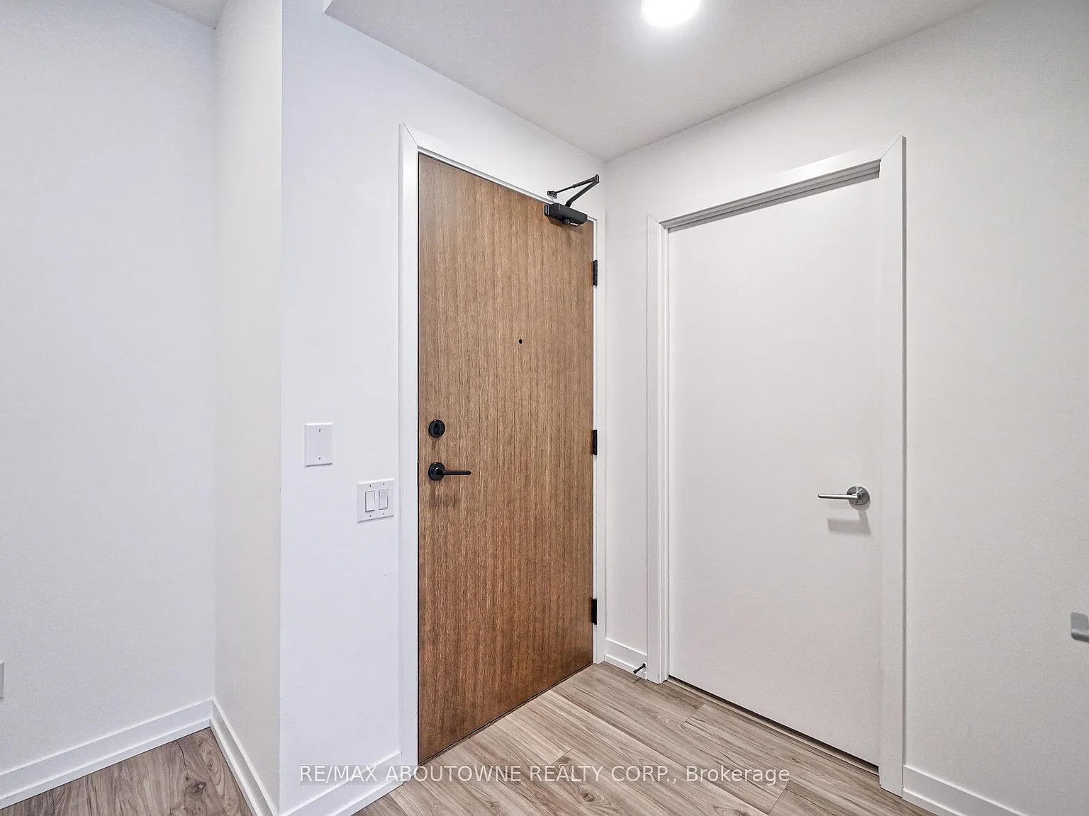 3 bed, $3,200 — Photo 3