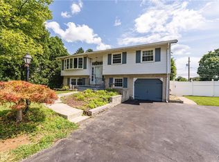 3610 Quincy Ln, Bethlehem, PA 18017