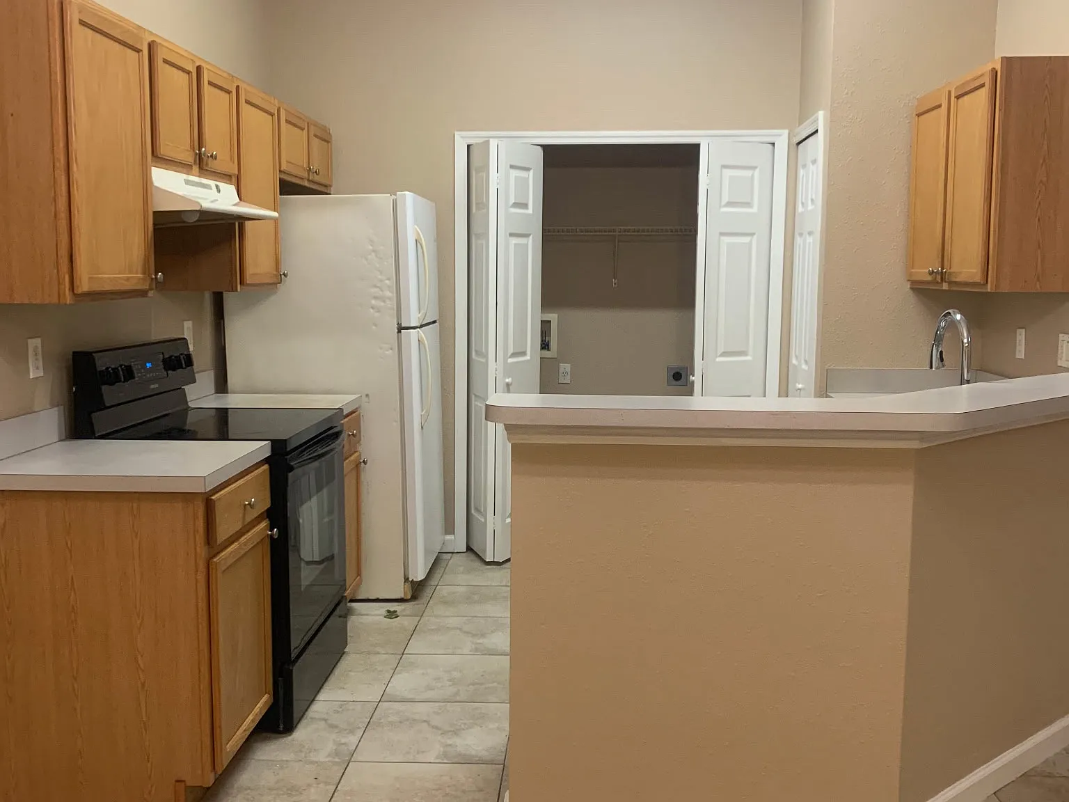 3 bed, 1300 sqft, $1,600 — Photo 4