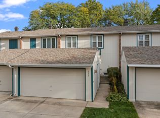 233 Willow Ln, Bloomingdale, IL