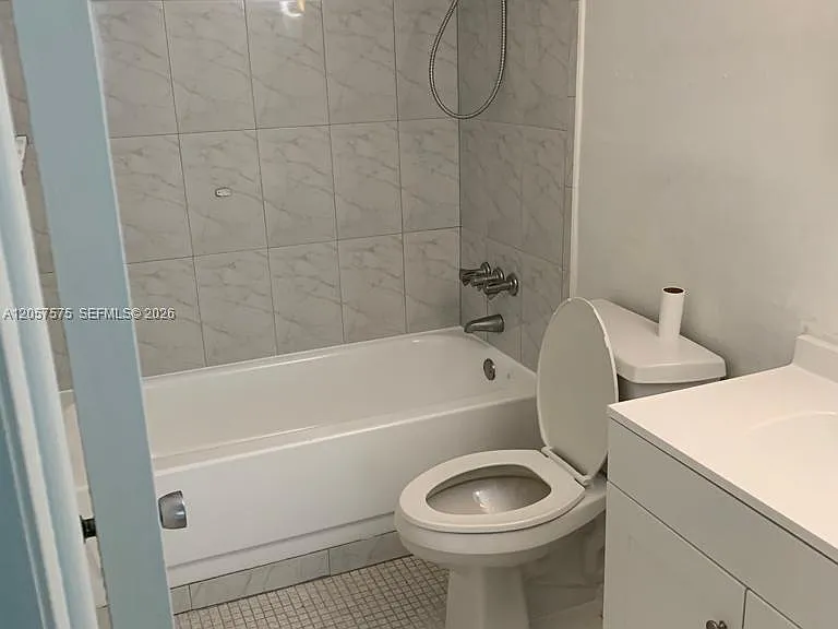14221 N Kendall Dr #110C — Photo 8