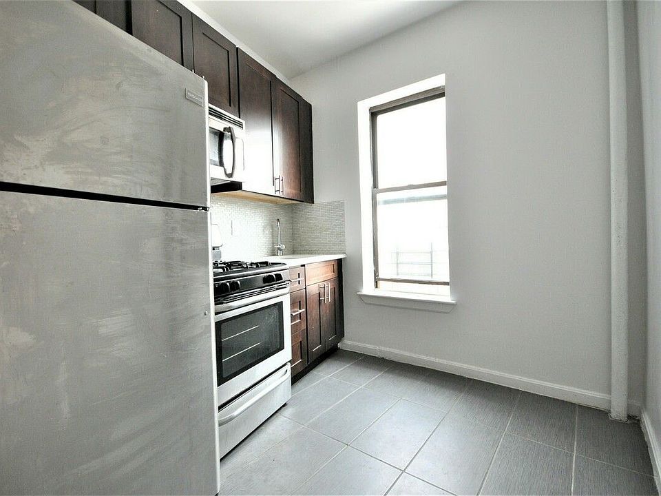 1st image of 396 Montgomery St #4B