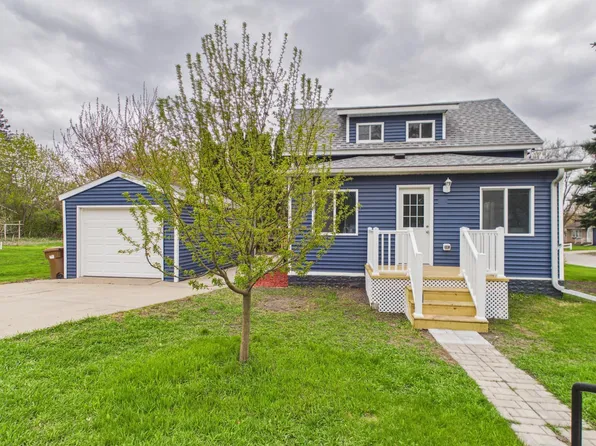 311 W 7th St, Starbuck, MN 56381