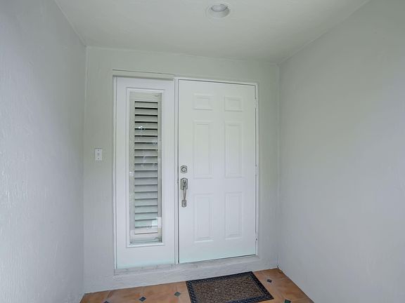 4th image of 1307 NE 105th Street #2