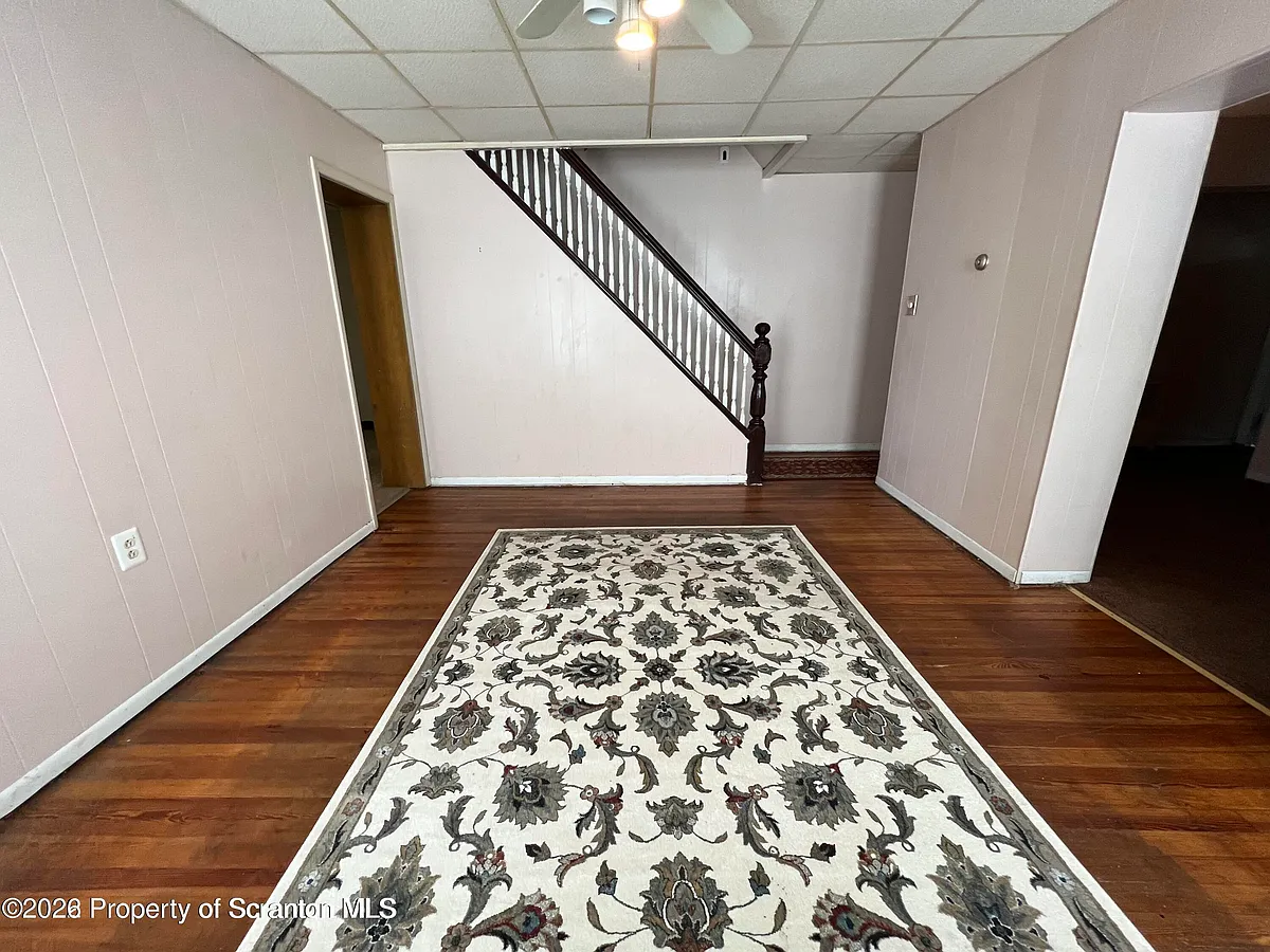Building Photo - 608 Taylor Ave