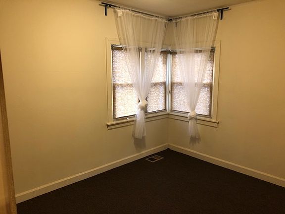 5th image of 16149 Clifton Park Ave