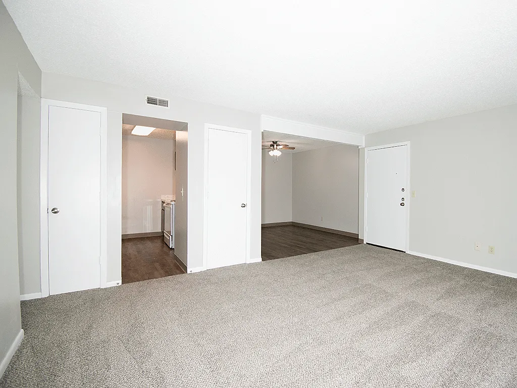 Eastgate Apartments — Photo 3
