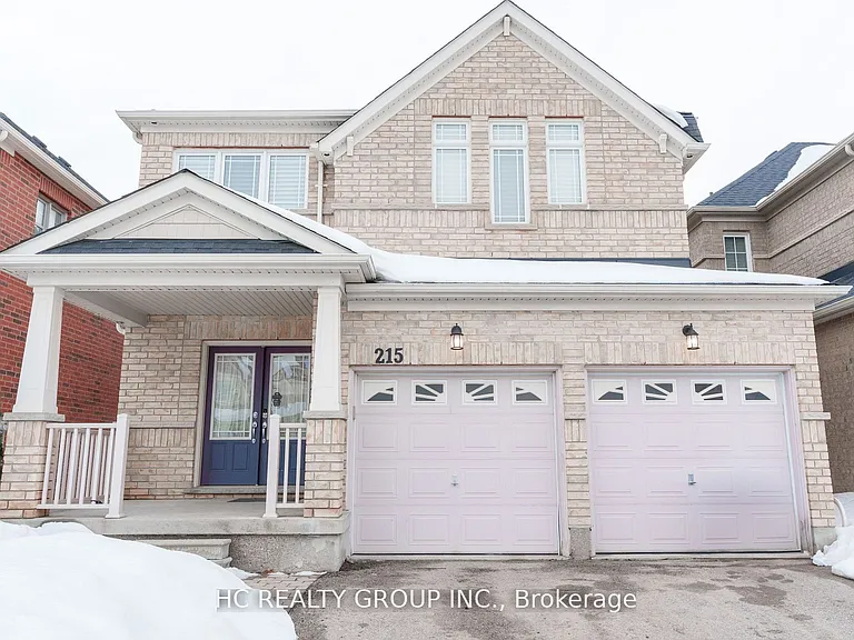 215 Armstrong Cres — Photo 1