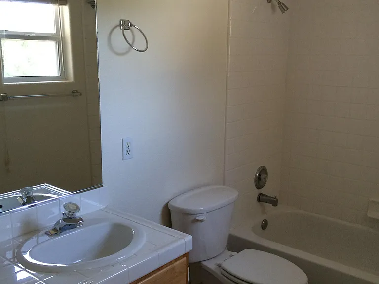 2821 Bay Village Ave — Photo 4
