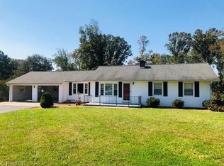 776 Shoals Rd, Pinnacle, NC 27043