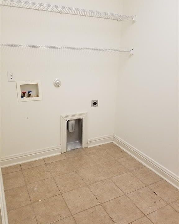 2nd image of 8537 Carillion Pl