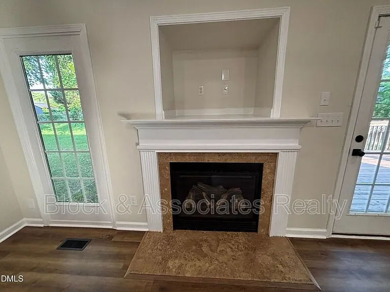 170 Devin Dr — Photo 28