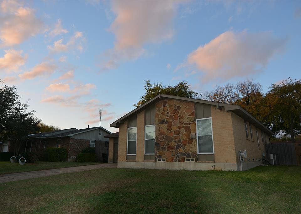 1st image of 1609 E Park Blvd