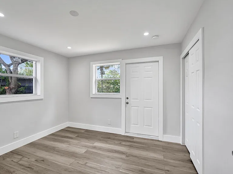 5601 SW 36th Ct — Photo 31