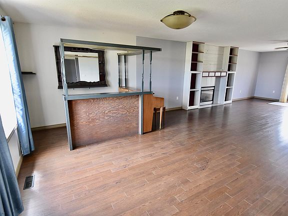 2nd image of 56401 Range Road 105