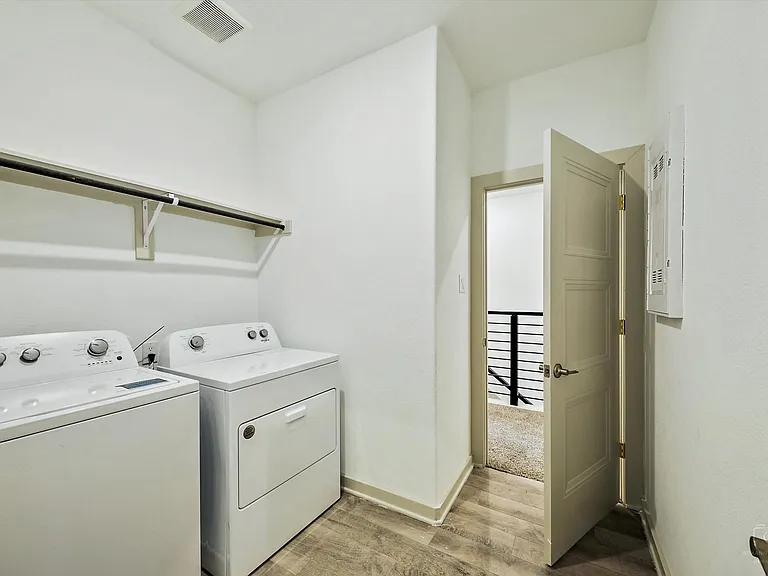 543 Eiseley Dr — Photo 19