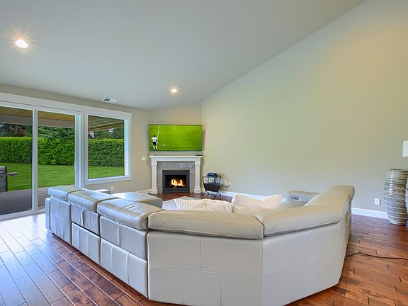 3rd image of 7208 41st Avenue Ct E