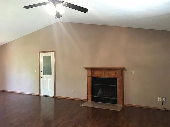 4th image of 5 Pinehurst Dr
