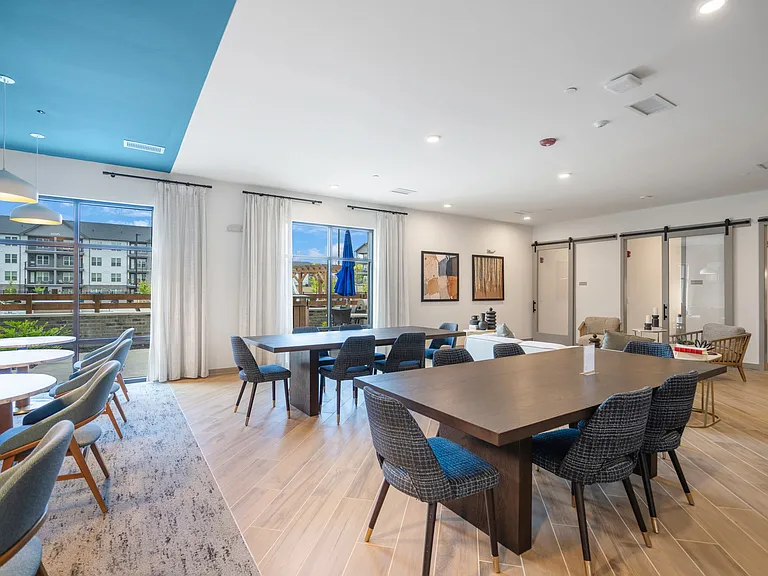 Populus Waterside Apartments — Photo 7