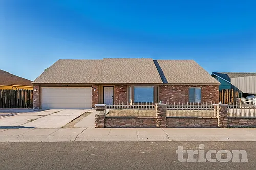 6908 W Denton Ln Photo 1