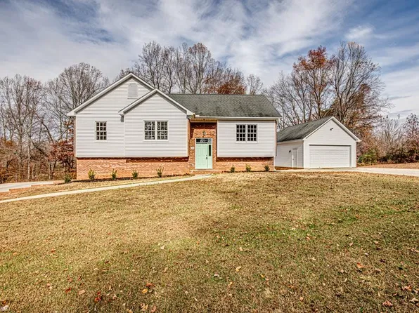 238 Old Oak Ct, Lexington, NC 27295