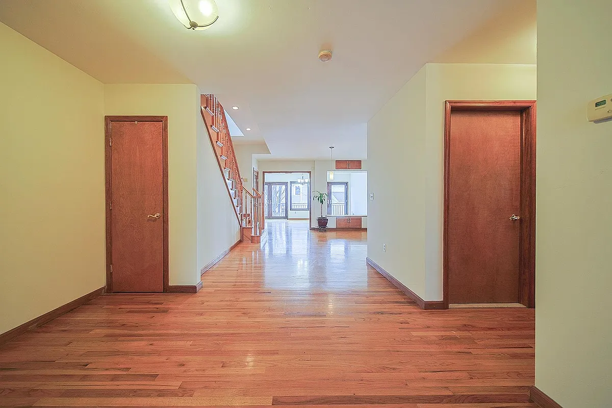 Building Photo - 220 Harrison Ave #2-0904