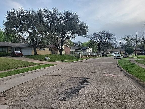 5th image of 238 Glencairn Dr