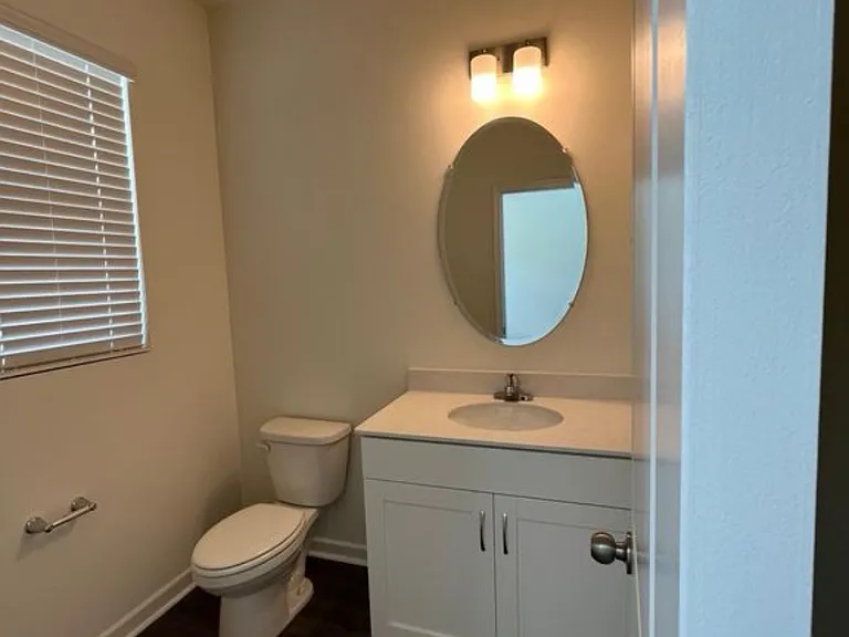 1417 Creekfront Dr — Photo 8