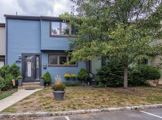 422 Brookside Ln, Hillsborough, NJ 08844