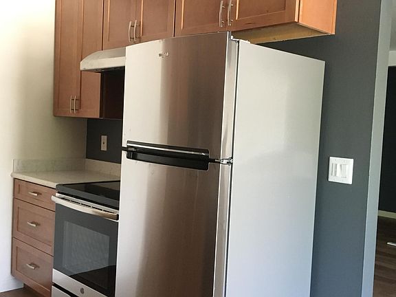 5th image of 3941 Starview Dr APT 4