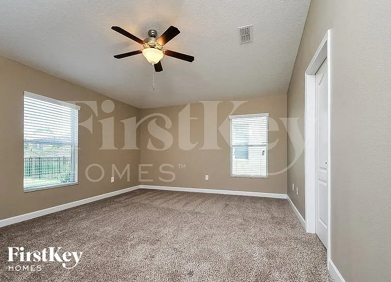 3451 Cortland Dr — Photo 6