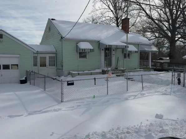 8802 Pine Rd, Cincinnati, OH 45242