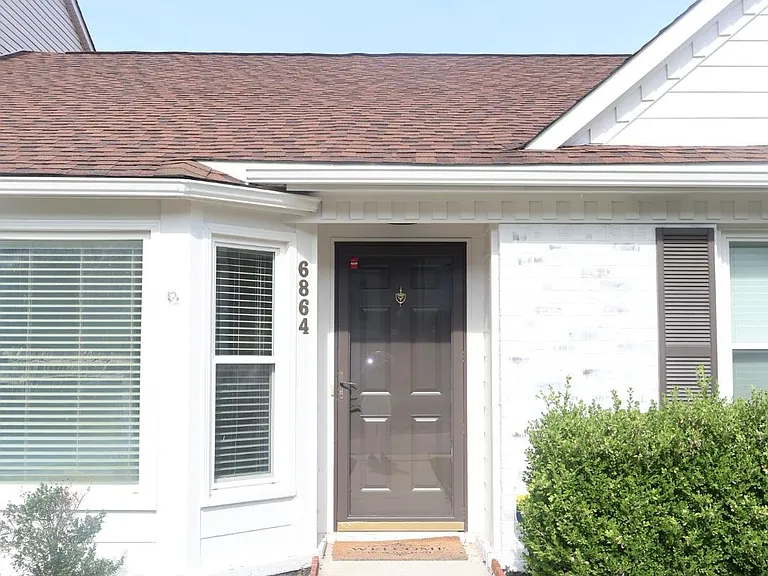 6864 Steeplechase Dr NW — Photo 3