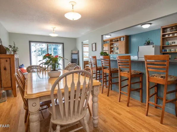 124 Park St, Erskine, MN 56535