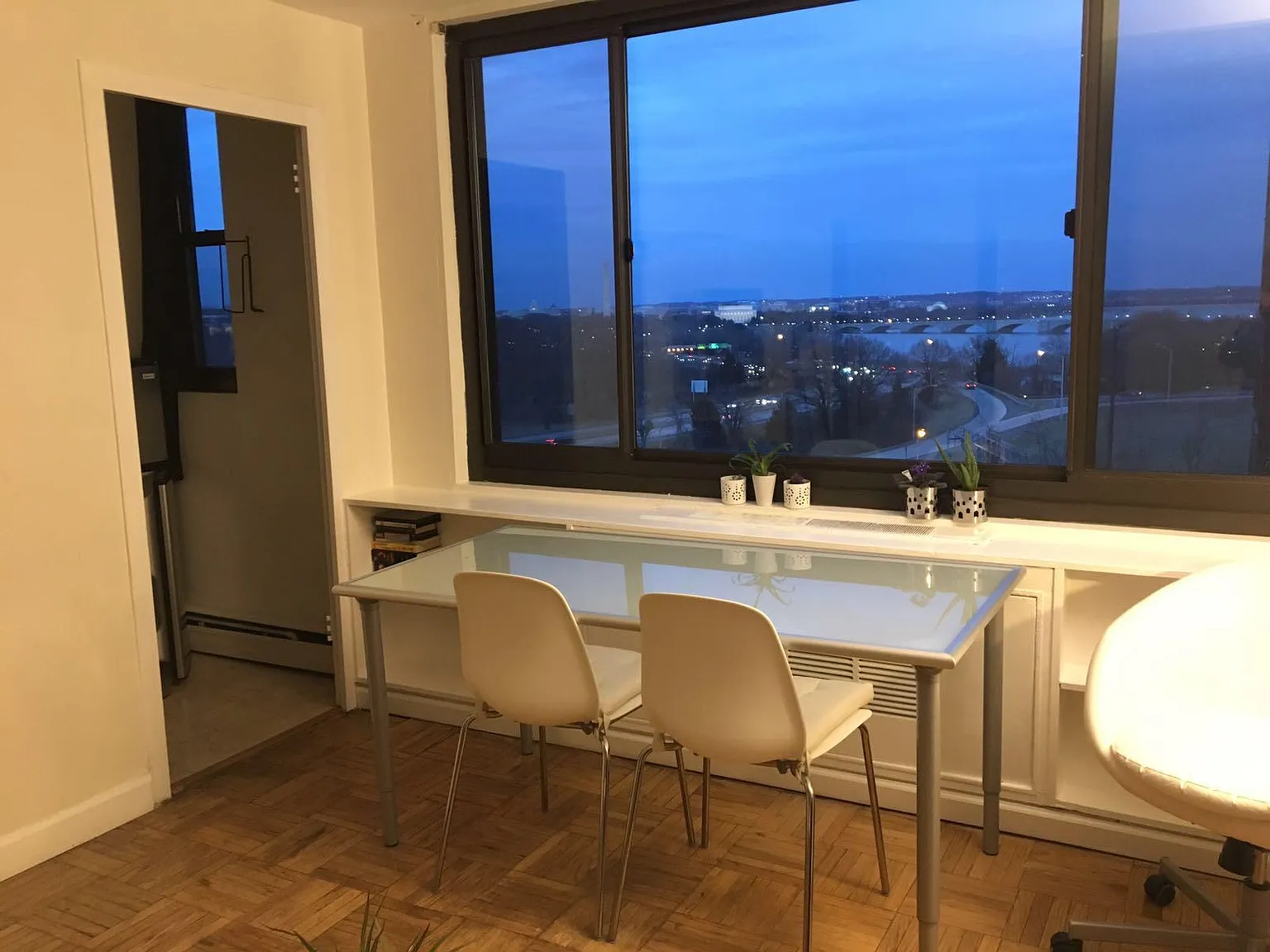 Studio, 450 sqft, $1,800 — Photo 3
