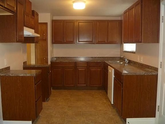3rd image of 625 116th St S