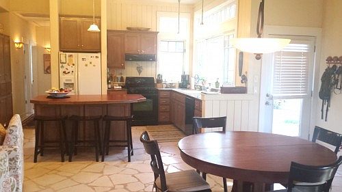 4th image of 804 S Cowal Dr