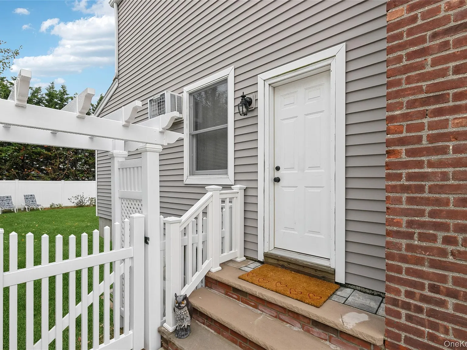 2 bed, 1.0 bath, 668 sqft, $2,800 — Photo 1