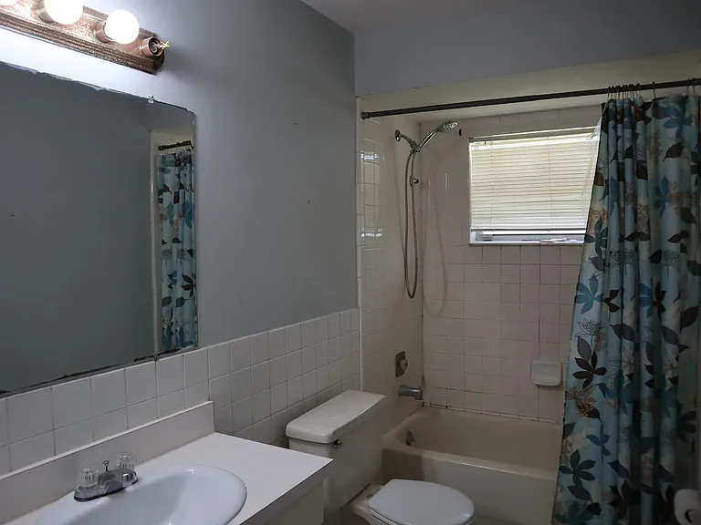 1582 Lavilla St — Photo 8