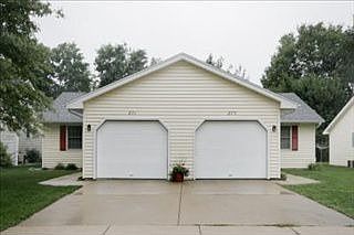 2nd image of 271 W Lovell St #271