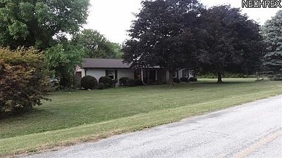 3rd image of 49207 S Park Cir