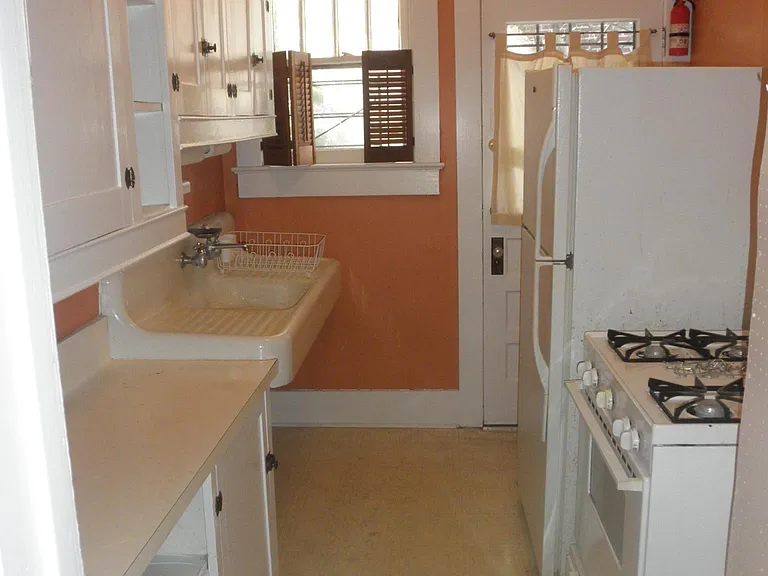 1237 Perkins Rd #1 — Photo 6
