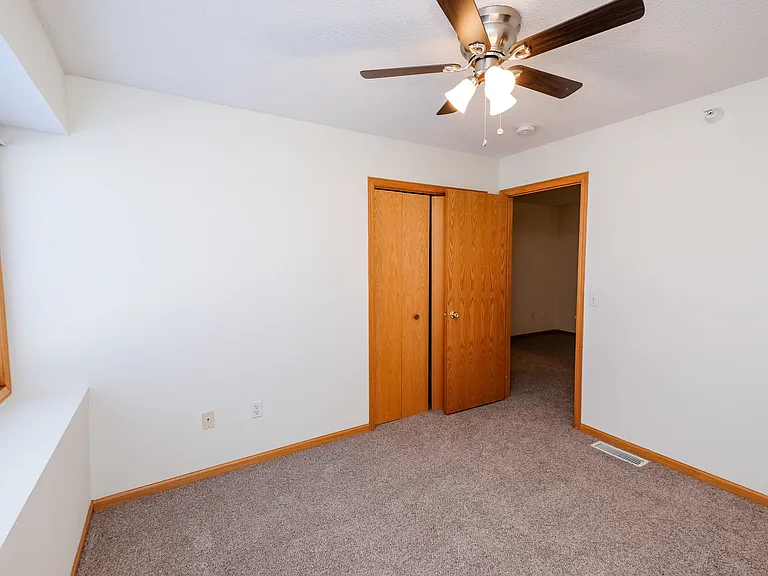 Oak Pointe Townhomes — Photo 16