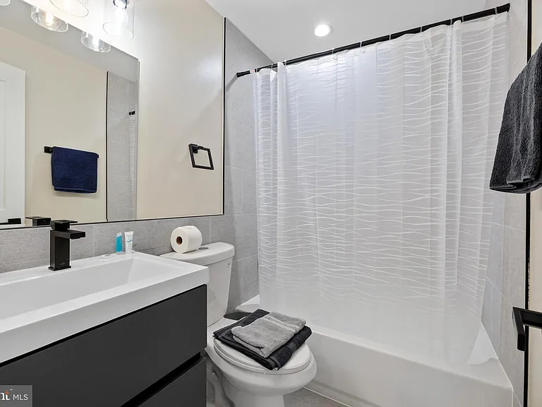 3517 14th St NW #B01 — Photo 8