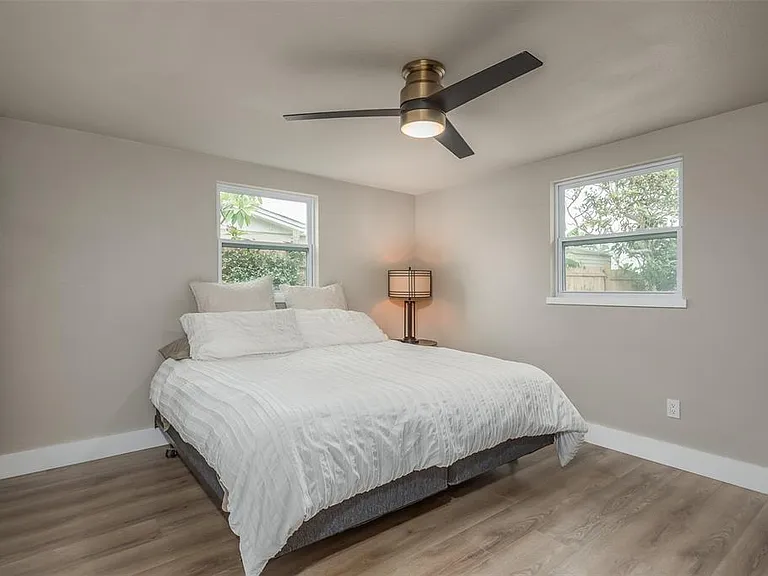 4036 Sunray Dr — Photo 18