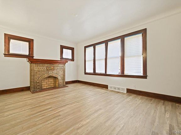 5th image of 14015 Coyle St