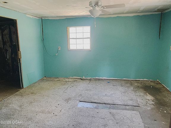 5th image of 211 E Kelly St
