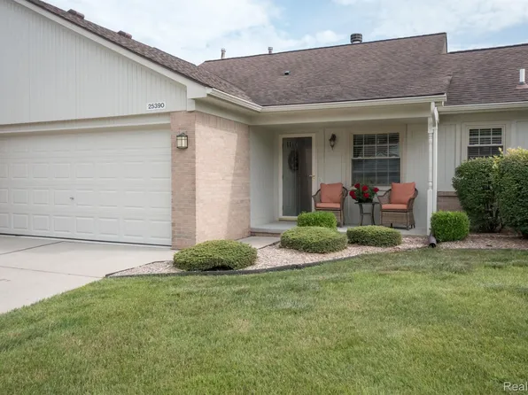 25390 Julianna Dr, Chesterfield, MI 48051