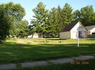 302 Second St, Fox Lake, WI 53933