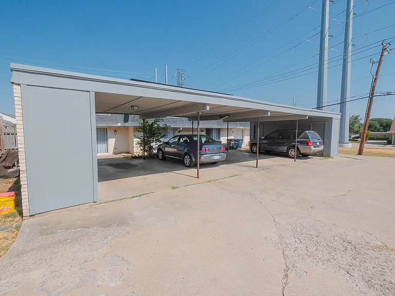 6321 Granbury Rd — Photo 16